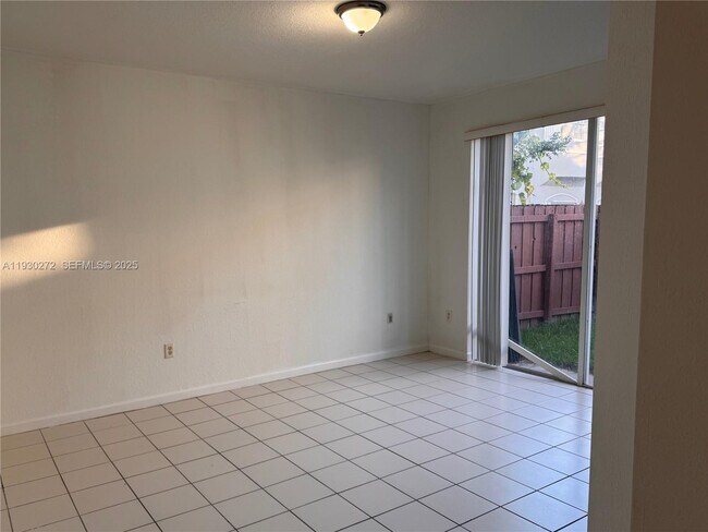 Foto del edificio - 2525 SE 15th Pl