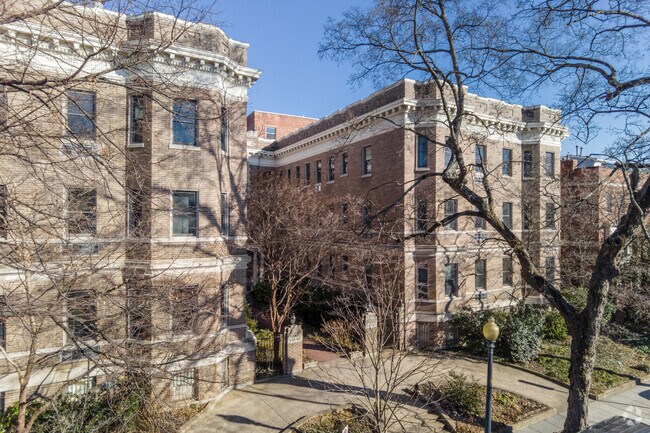 Foto del edificio - 2415 20th St NW