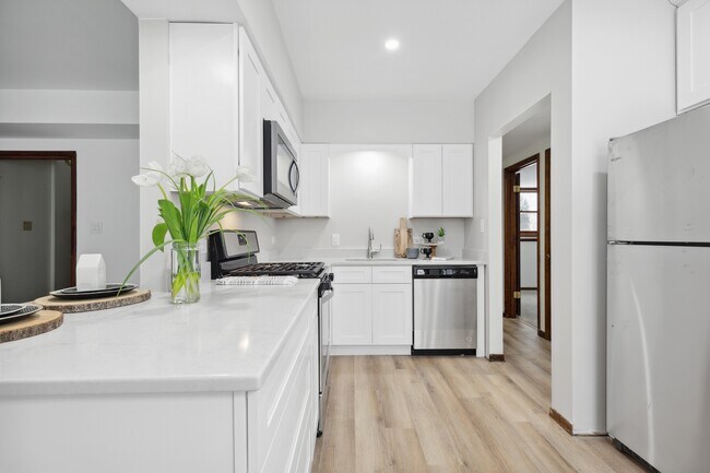 Foto del edificio - 722 S McHenry Ave