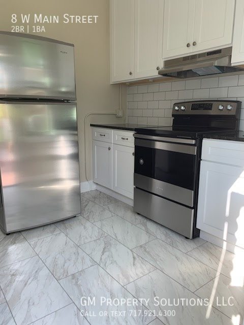 Building Photo - Renovated  2 Bed 1 Bath Townhome  For Rent!