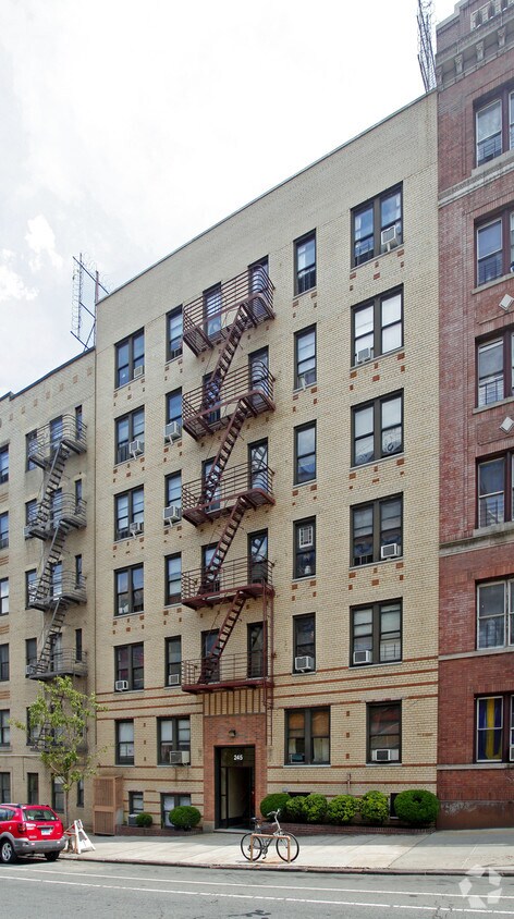 Primary Photo - 245 Seaman Ave