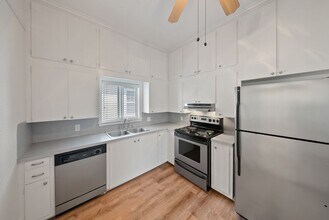 Building Photo - 159 6th St