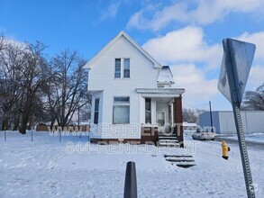 Building Photo - 1101 N Main St