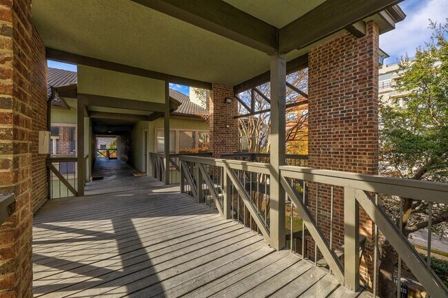 Foto del edificio - 807 W 25th St