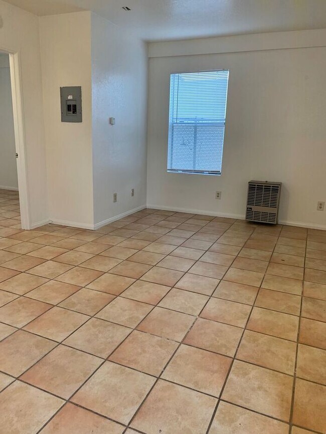 Building Photo - Downtown Anacapa Apartment - Must Drive-By!