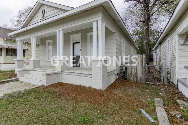 Building Photo - 2825 Waverly Ave