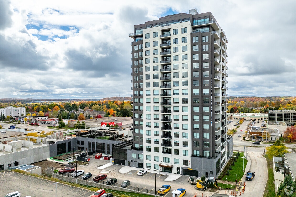 Deer Ridge Point Apartments - 50 Sportsworld Crossing Rd Kitchener, ON ...