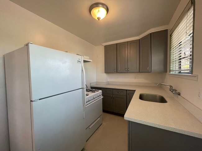 Building Photo - 11-9 Acton Cir