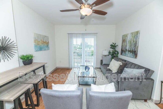 Photo - 1459 MacArthur Blvd Apartment