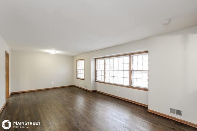 Building Photo - 708 NE Coronado St, Lees Summit, MO 64086