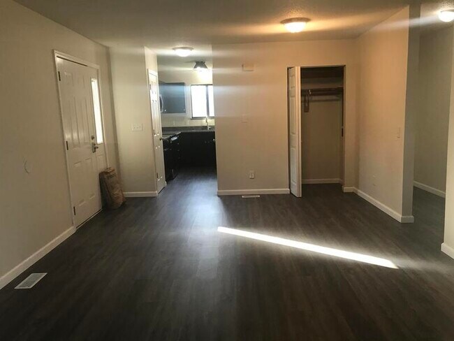 Foto del edificio - 19 Twin Oaks Dr