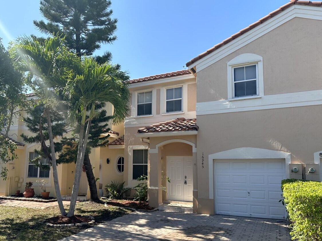 Foto principal - 16945 SW 34th St