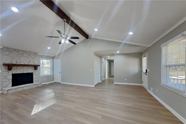 Building Photo - 1176 Golden Cir SW