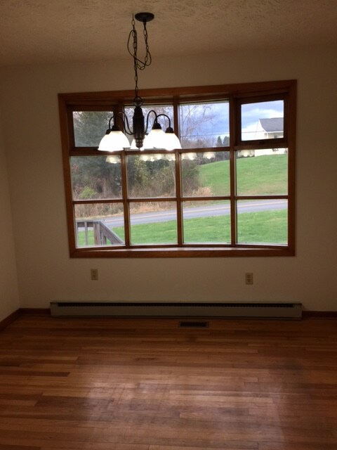 Building Photo - 4526 Scrabble Rd