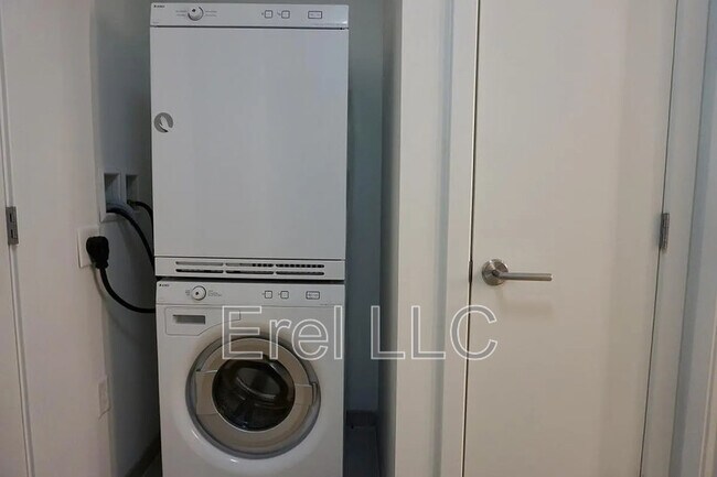 Foto del edificio - 80-82 Fenwood Rd