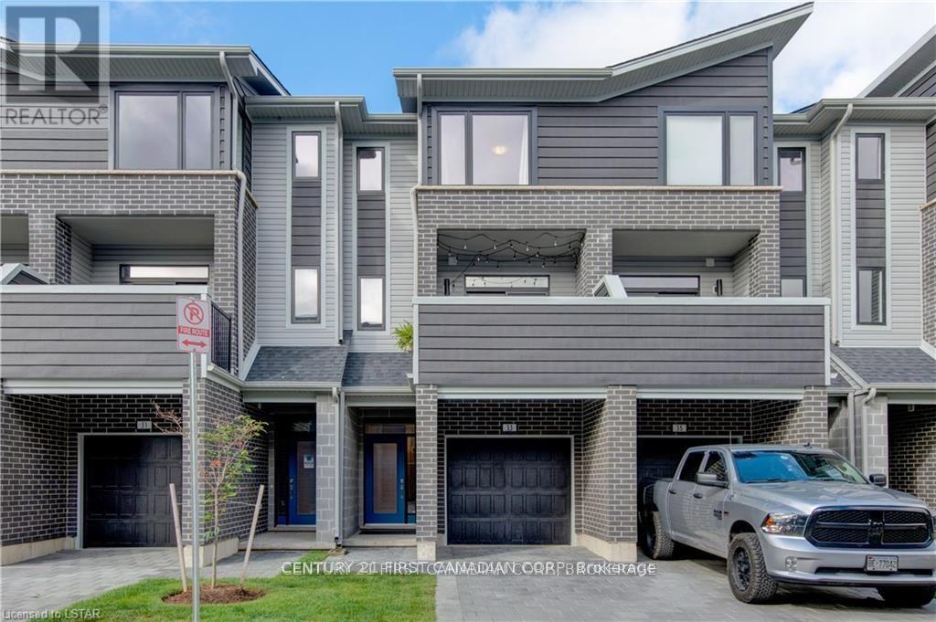 Photo principale - 177-177 Edgevalley Rd