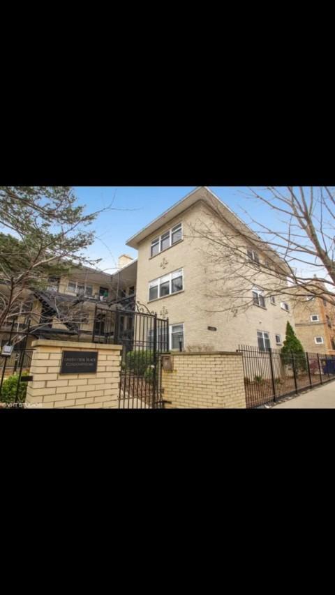 Building Photo - 2 bedroom in Chicago IL 60613