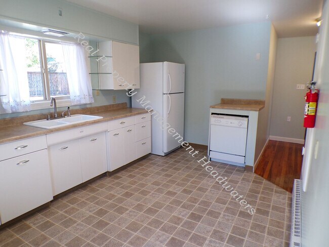 Foto del edificio - 3 Bedroom House for Rent