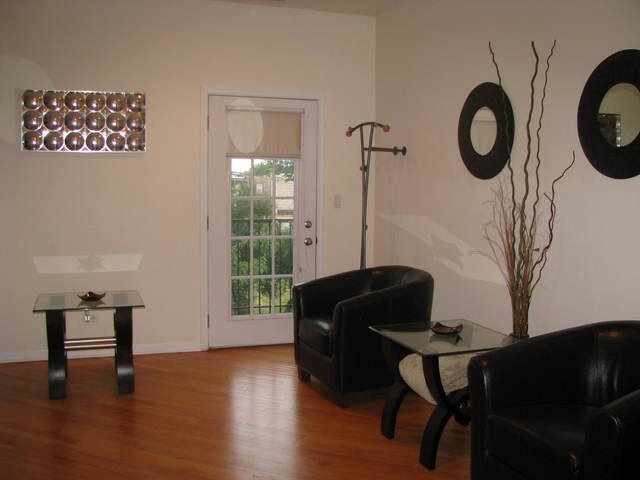 Building Photo - 5636 S Prairie Ave