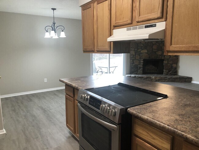 Building Photo - 6498 Chickasaw Dr