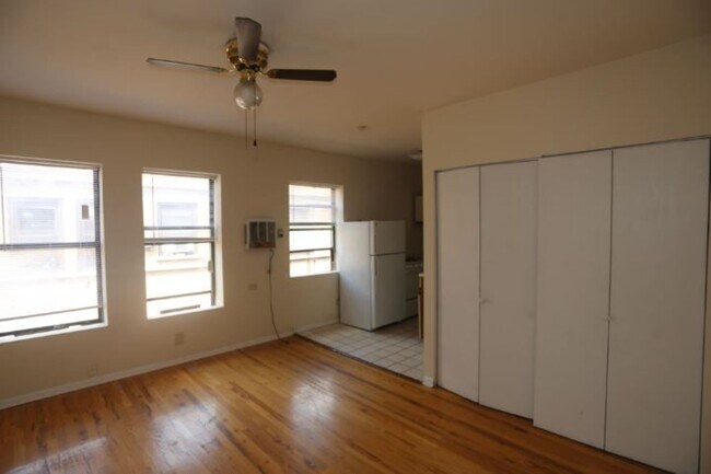 Building Photo - 3513 N Reta Ave