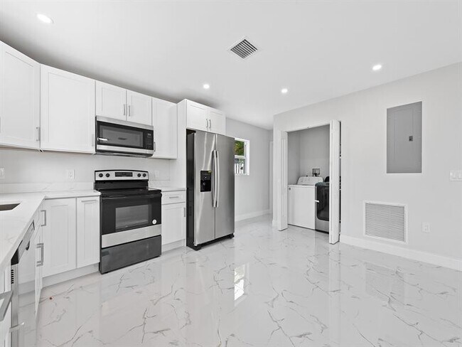 Foto del edificio - 915 NE 9th St