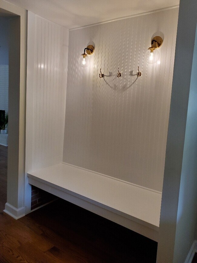 Foto del edificio - Newly Remodeled Mid Century Style Home!!