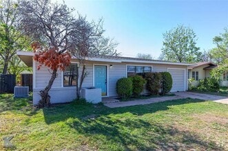 Building Photo - 2326 N Mockingbird Ln