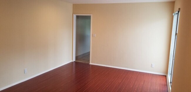 Foto del edificio - 5950 Carlton Way