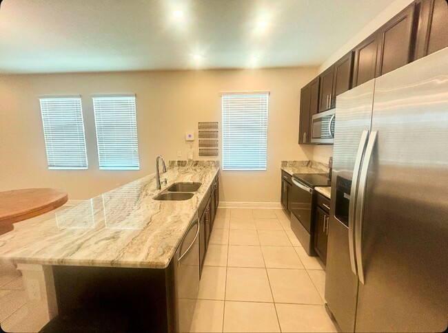 Building Photo - Beautiful Open Concept Home
