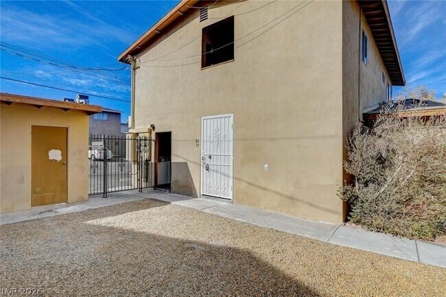 Foto del edificio - 3841 Daisy St