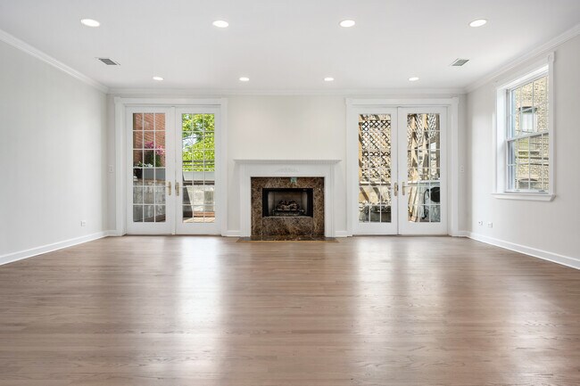 Foto del edificio - 908 W Armitage Ave