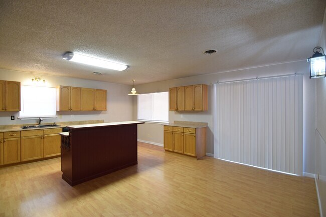 Foto del edificio - 2102 Delwin Cir