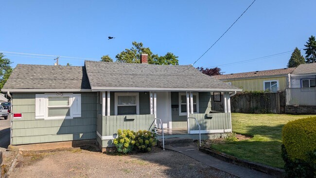 Foto del edificio - 4562 NE Cully Blvd
