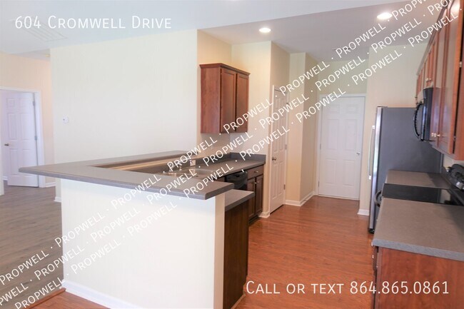 Foto del edificio - 604 Cromwell Dr