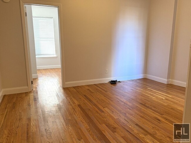 Building Photo - SENATOR STREET