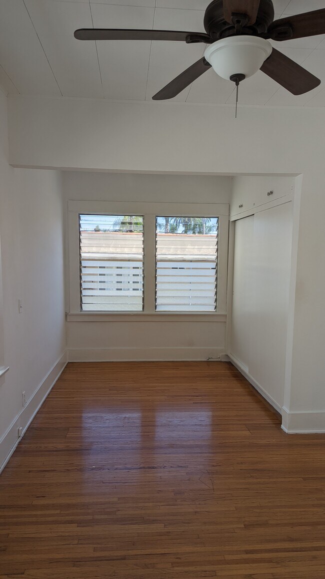 Building Photo - 1209 E First St