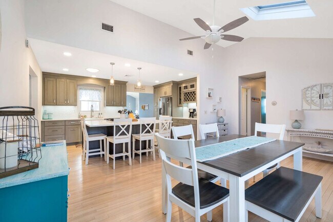 Building Photo - 18 Maryland Blvd