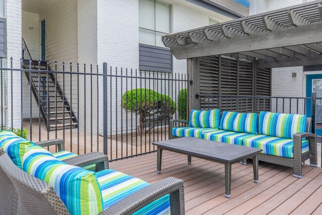Foto del edificio - Woods of Spring Grove Apartments