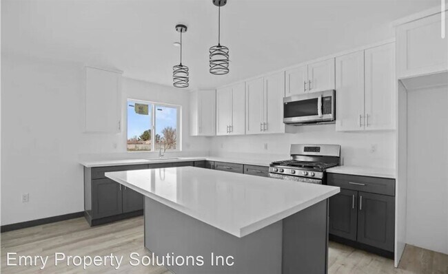 Building Photo - 4 br, 2 bath House - 10559 E Ave R 12 Litt...