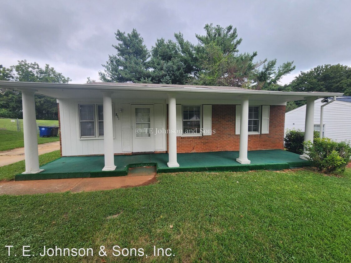 Primary Photo - 3 br, 1.5 bath House - 831 Woodcote St.