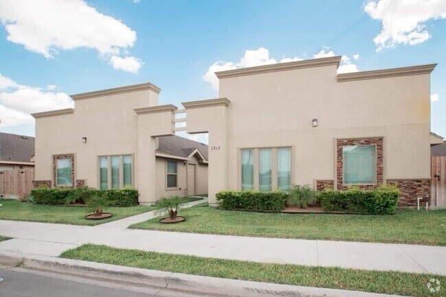 Building Photo - 2208 Taxco Ct