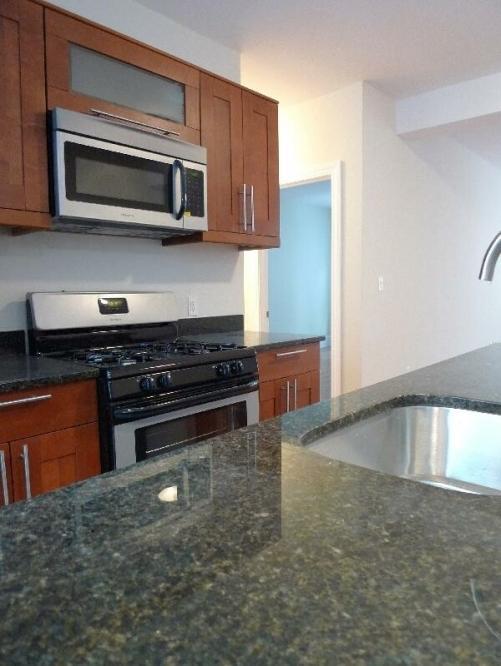 Foto principal - 5 bedroom in Boston MA