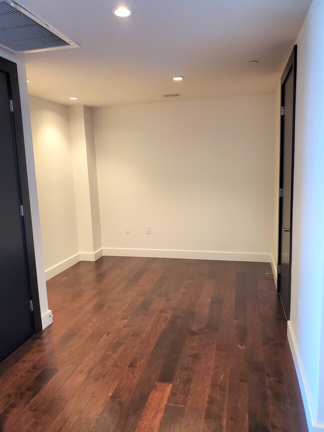 Building Photo - 4422 N 75th St