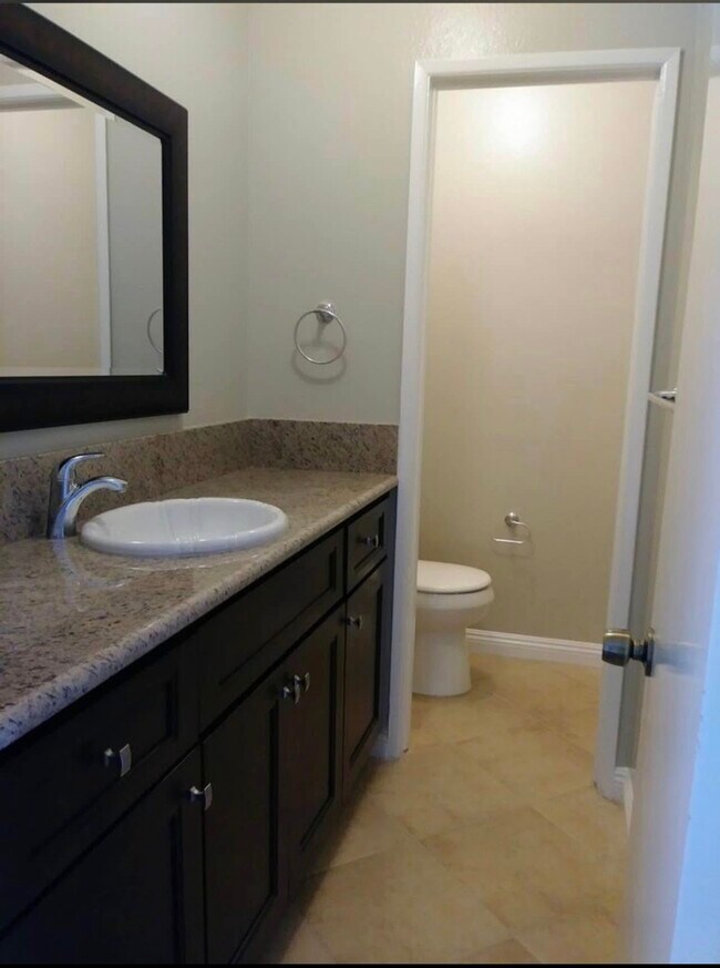 Foto del edificio - 8541 Emerson Cir