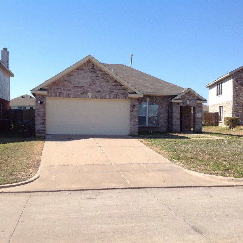 Primary Photo - 7366 Sleepy Ridge Cir