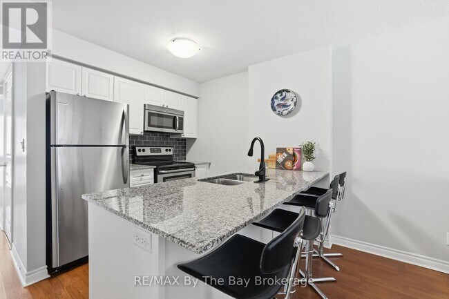 Building Photo - 10 Brandy Ln Dr