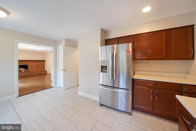 Building Photo - 8211 Labbe Ln