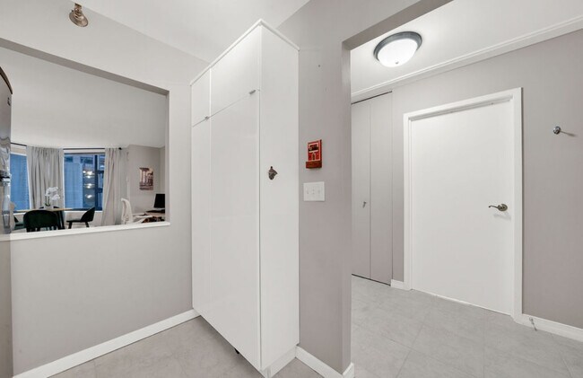 Foto del edificio - 401 E Ontario St