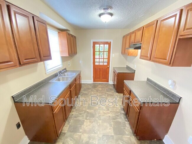 Foto del edificio - 2825 Baskin St